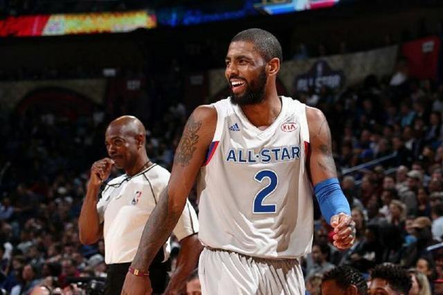 阿勒泰队在新疆足球超级联赛中斩获荣誉